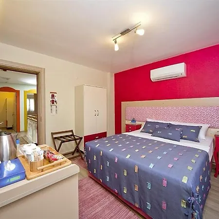 Dions Hotel *